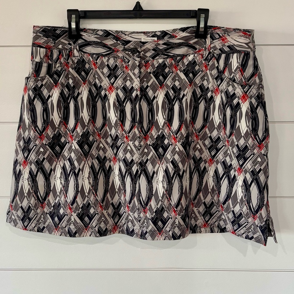 Slazenger Stylish Geometric Patterned Athletic Skort - Black, Gray, Red